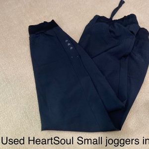 Used HeartSoul scrubs joggers SMALL in black
